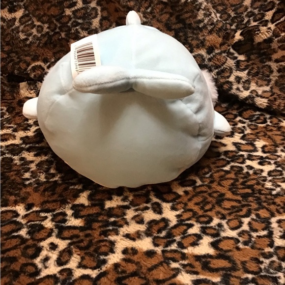 NWT SHARON. THE SHARK WINTER COLLECTION 8”SQUISHDATE 02/01/2022 - Picture 5 of 7